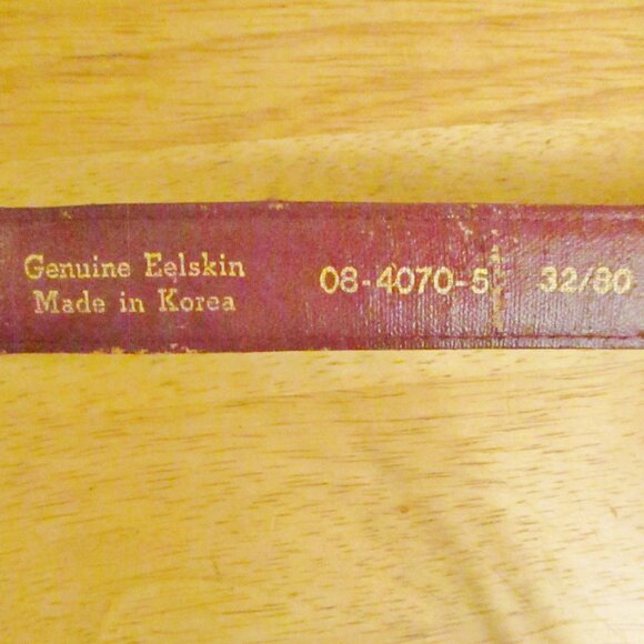 Vintage Women's Genuine Eel Skin Belt, Dark Red, Gold Buckle, Size 32 - Picture 5 of 9